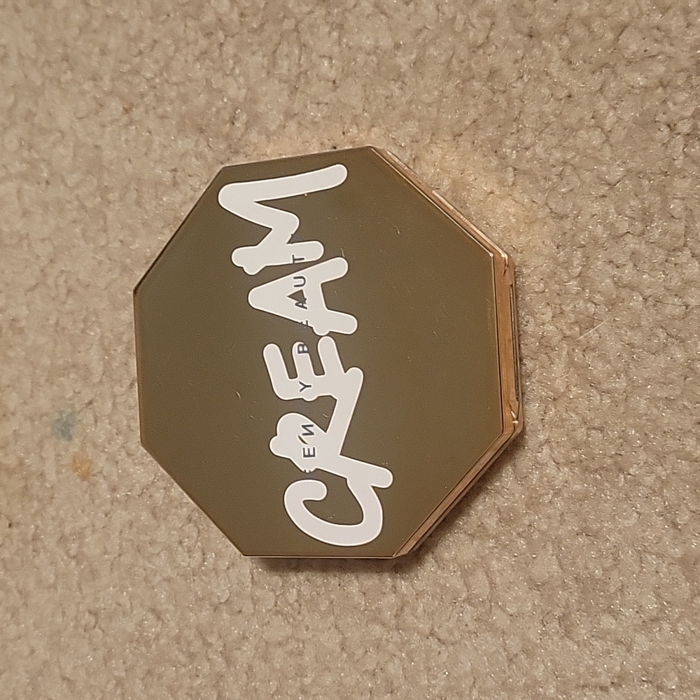 Fenty beauty cheeks out freestyle cream bronzer